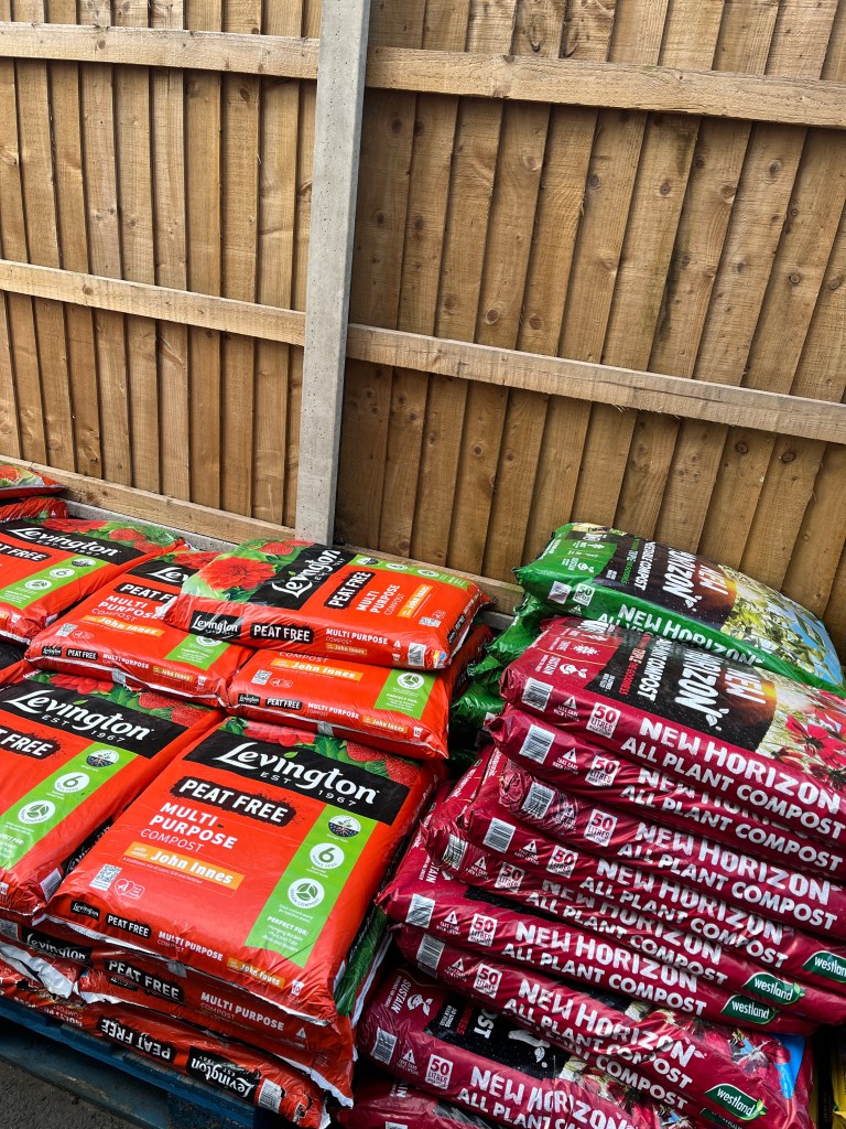 2 brands of peat-free compost at my local garden centre.
